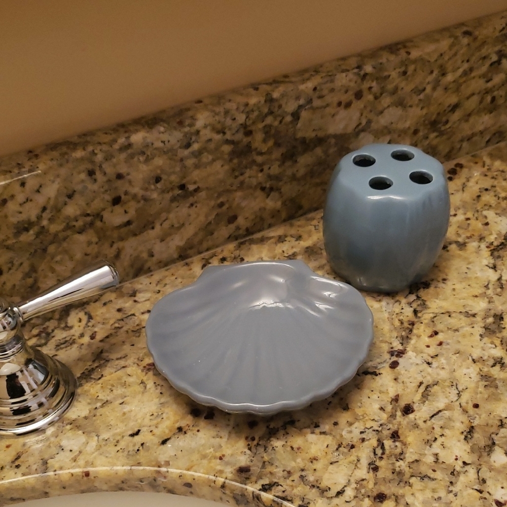 Blue Ceramic Bath Set Of 2 - Shell Soap Dish & Toothbrush Holder